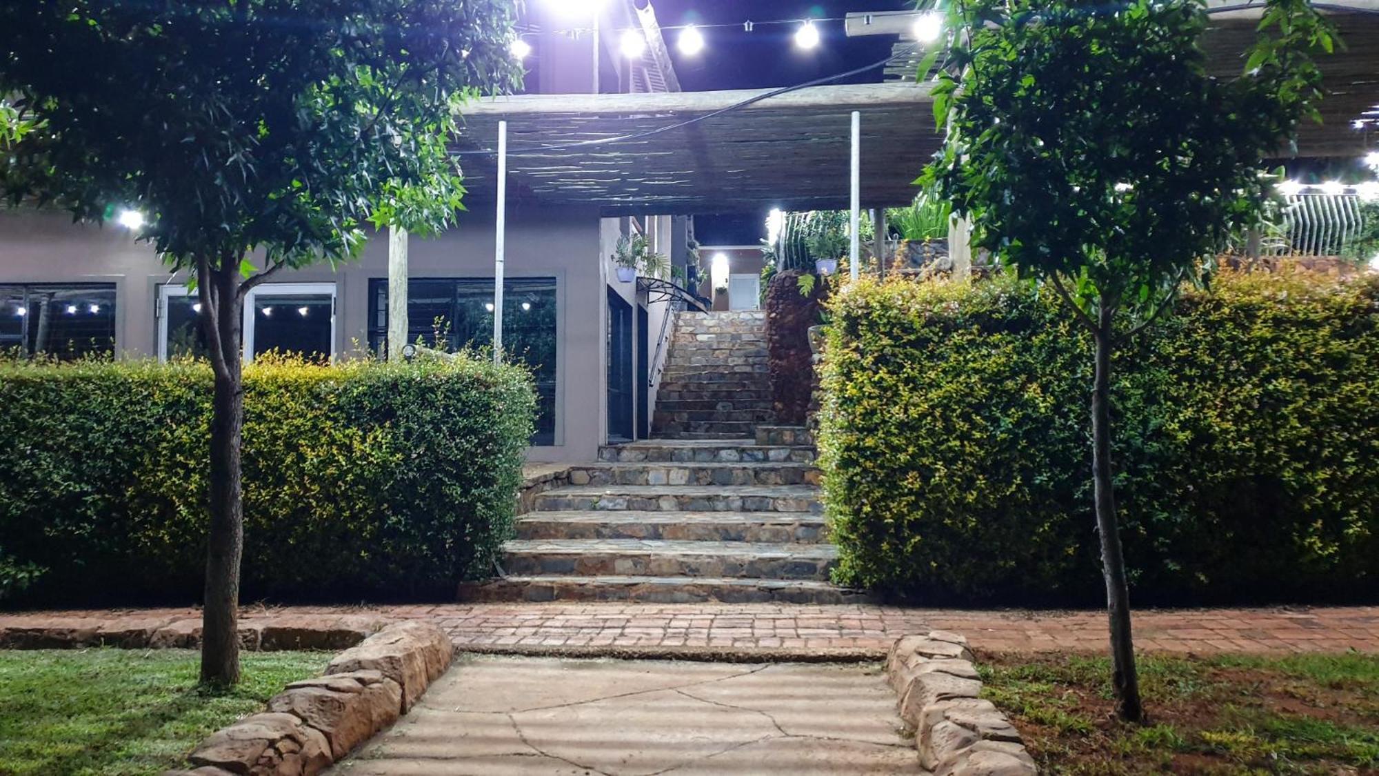 Koi Inn Hartbeespoort Exterior foto